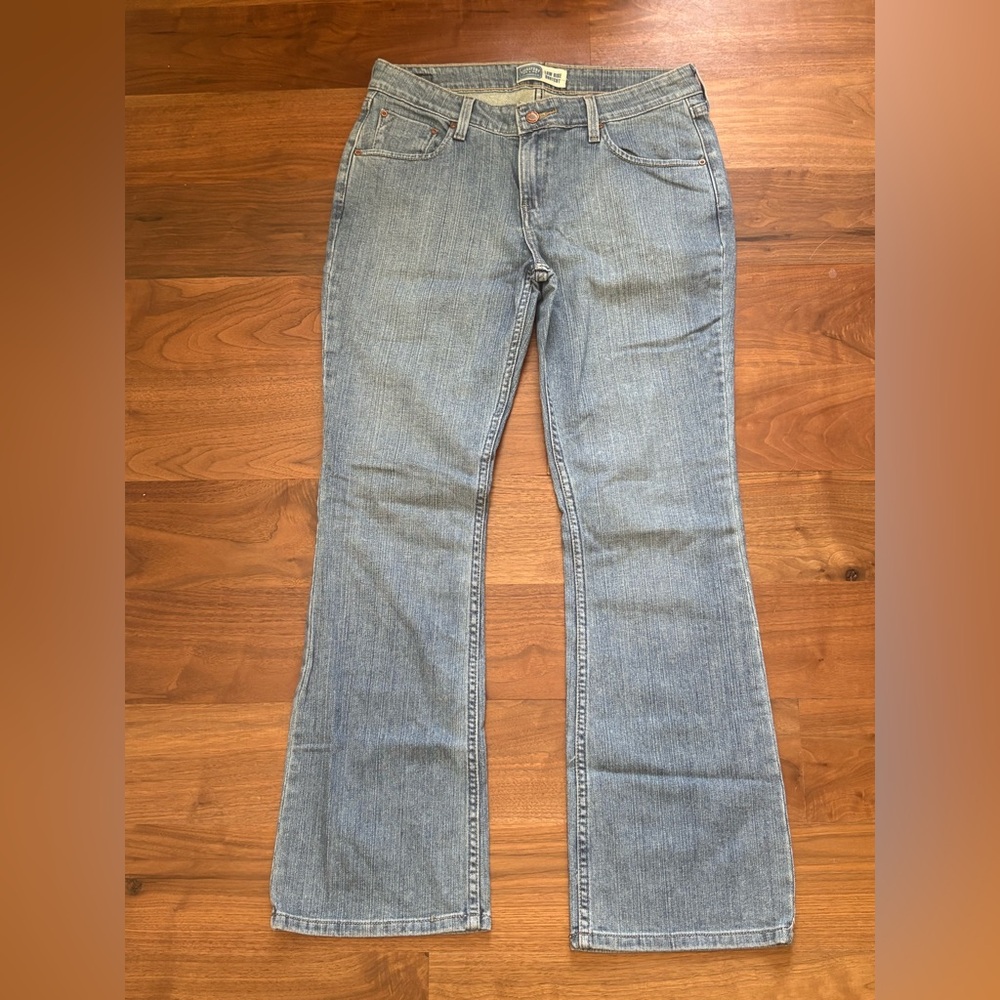 Signature Levi’s Low Rise Long Bootcut Jeans